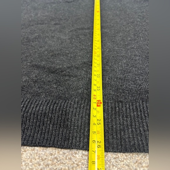 LL BEAN Men’s Large 100% Lambs Wool Sweater Gray V-Neck - Picture 5 of 6